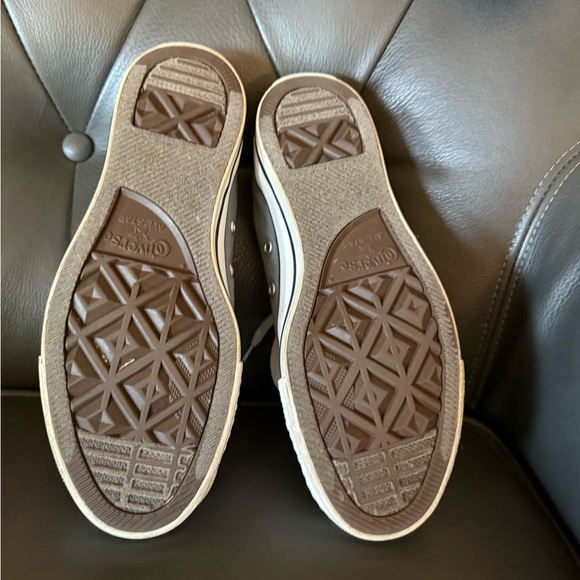 Gray Converse Sneakers Women’s - Picture 4 of 5